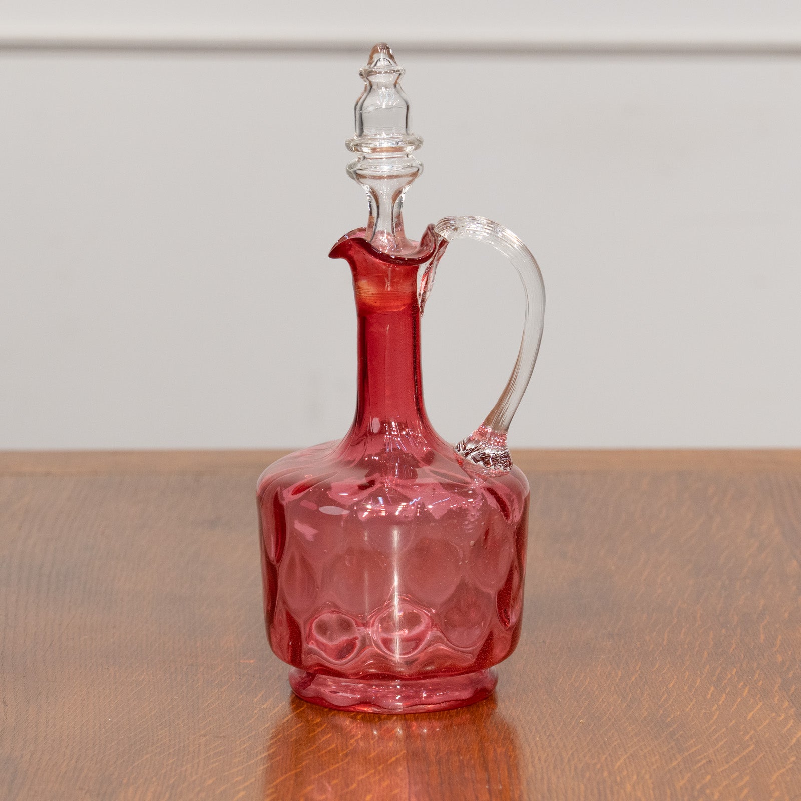 赤色クリスタルガラスデキャンタ ルビーのような濃いピンク色が魅惑的 クランベリー デキャンタ – THE
