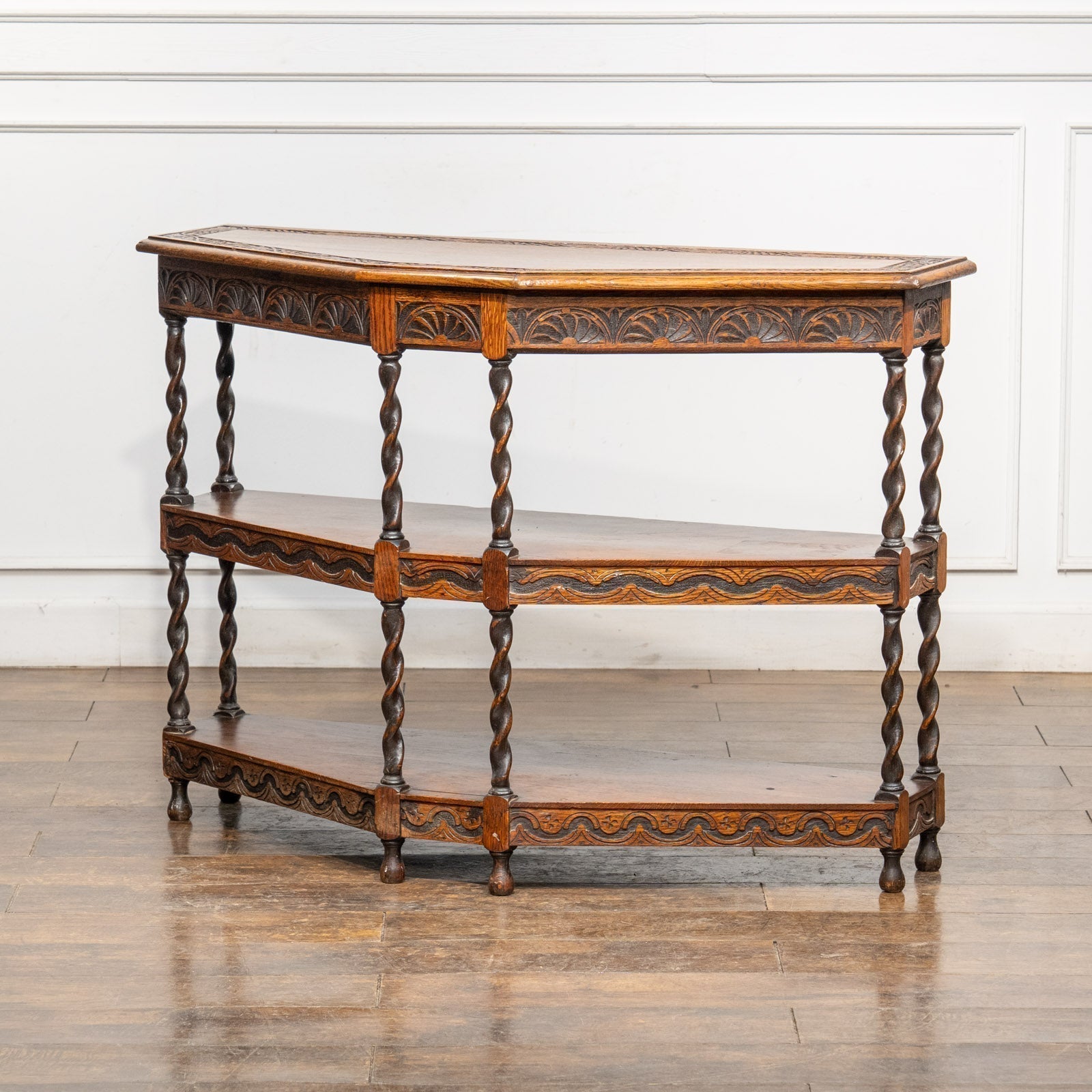 珍しい形とデザインが入荷しました オーク ツイストレッグ サーバー