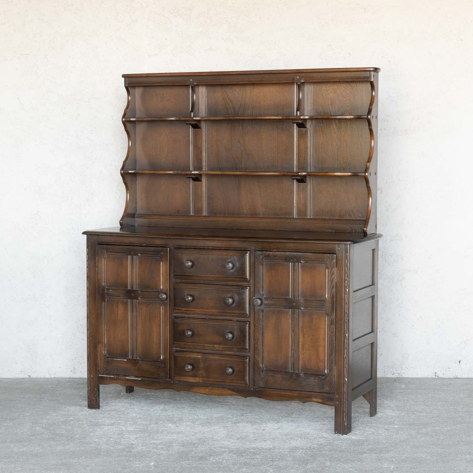 英国【ERCOL アーコール】伝統的な気品あふれるデザイン オープン