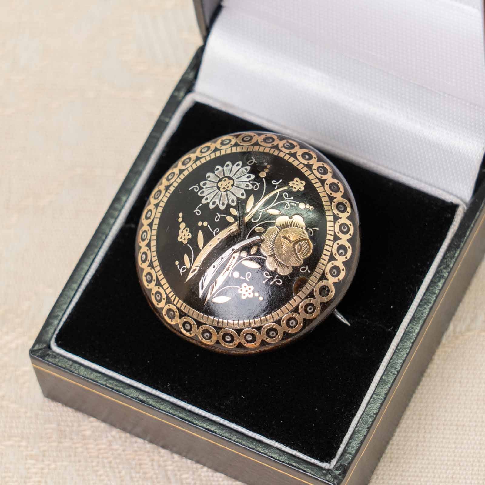 べっ甲にゴールドとシルバーの象嵌細工が映える ヴィクトリアン