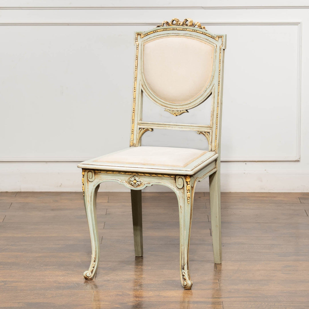 トップのリボンモチーフや花模様が上品 フレンチスタイル サロンチェア /23K-2
