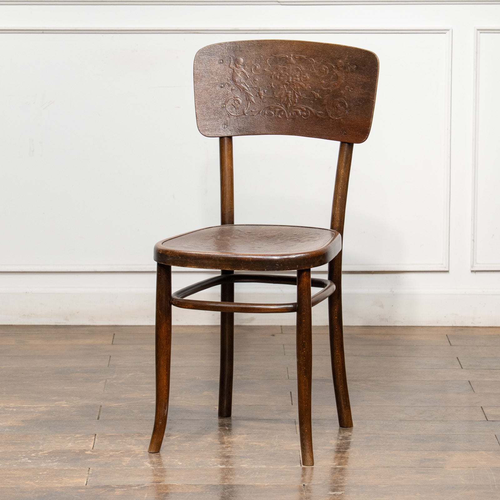 FISCHEL フィッシェル】エンジェルモチーフのエンボス加工が上品