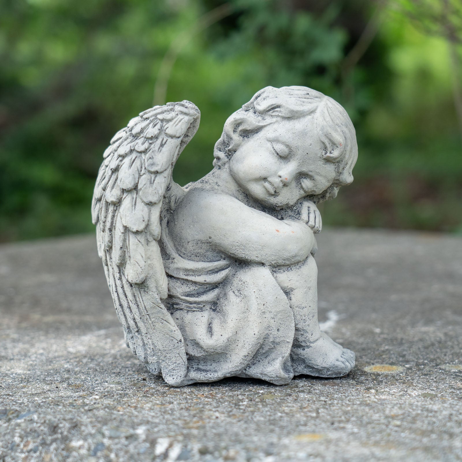 ガーデンストーン】ぷっくりとした頬がかわいらしい 眠りエンジェル