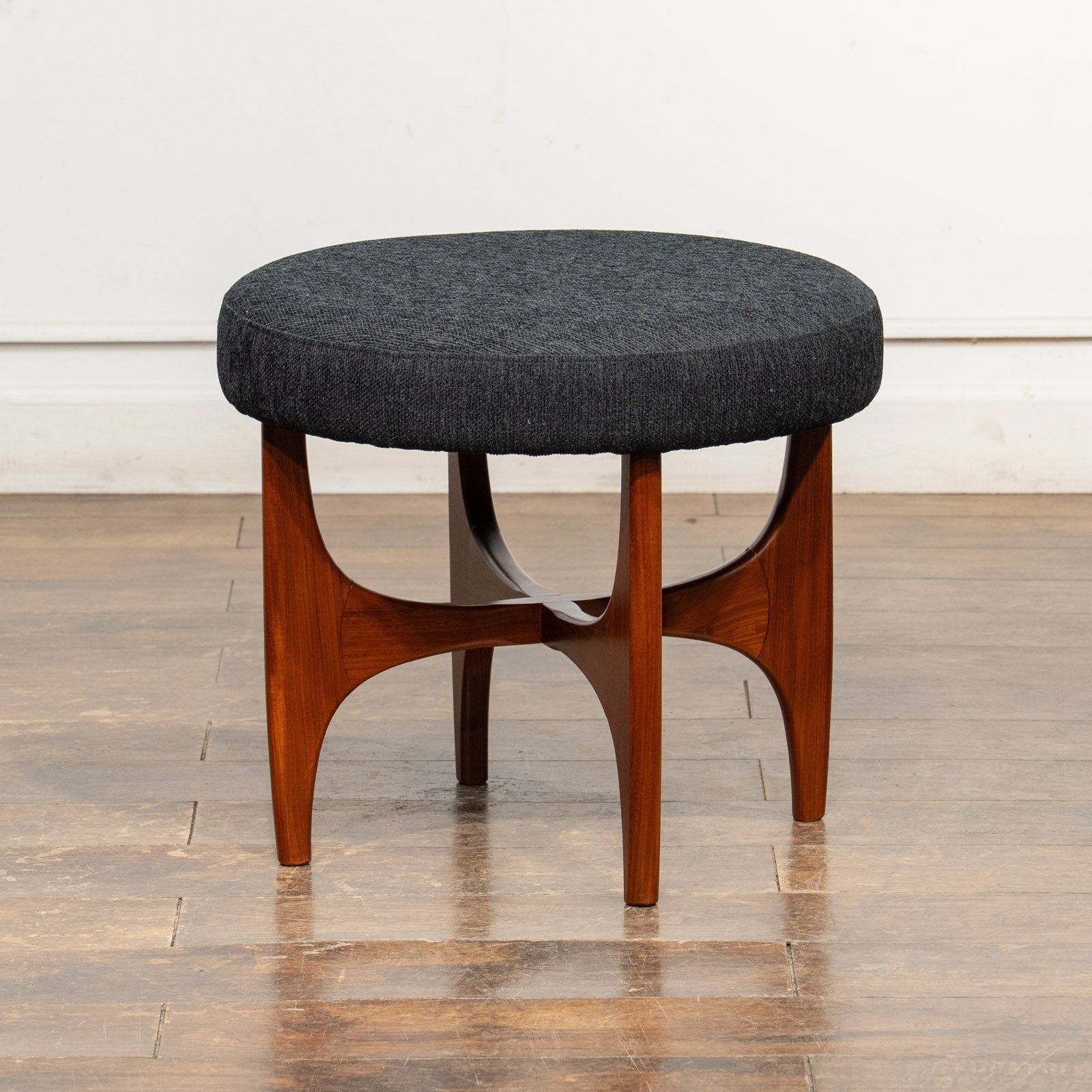 計算されたデザイン G-PLAN Fresco チーク スツール