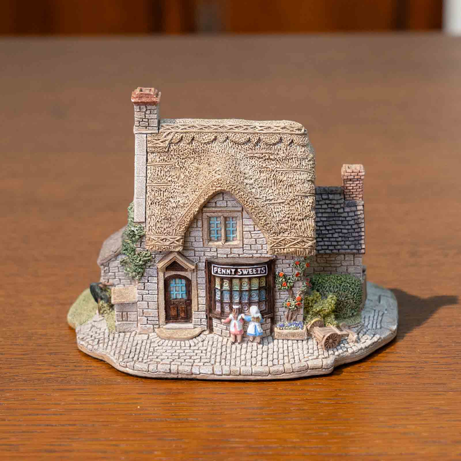 夢の詰まったミニチュアハウス  LILLIPUT LANE ペニースウィーツ