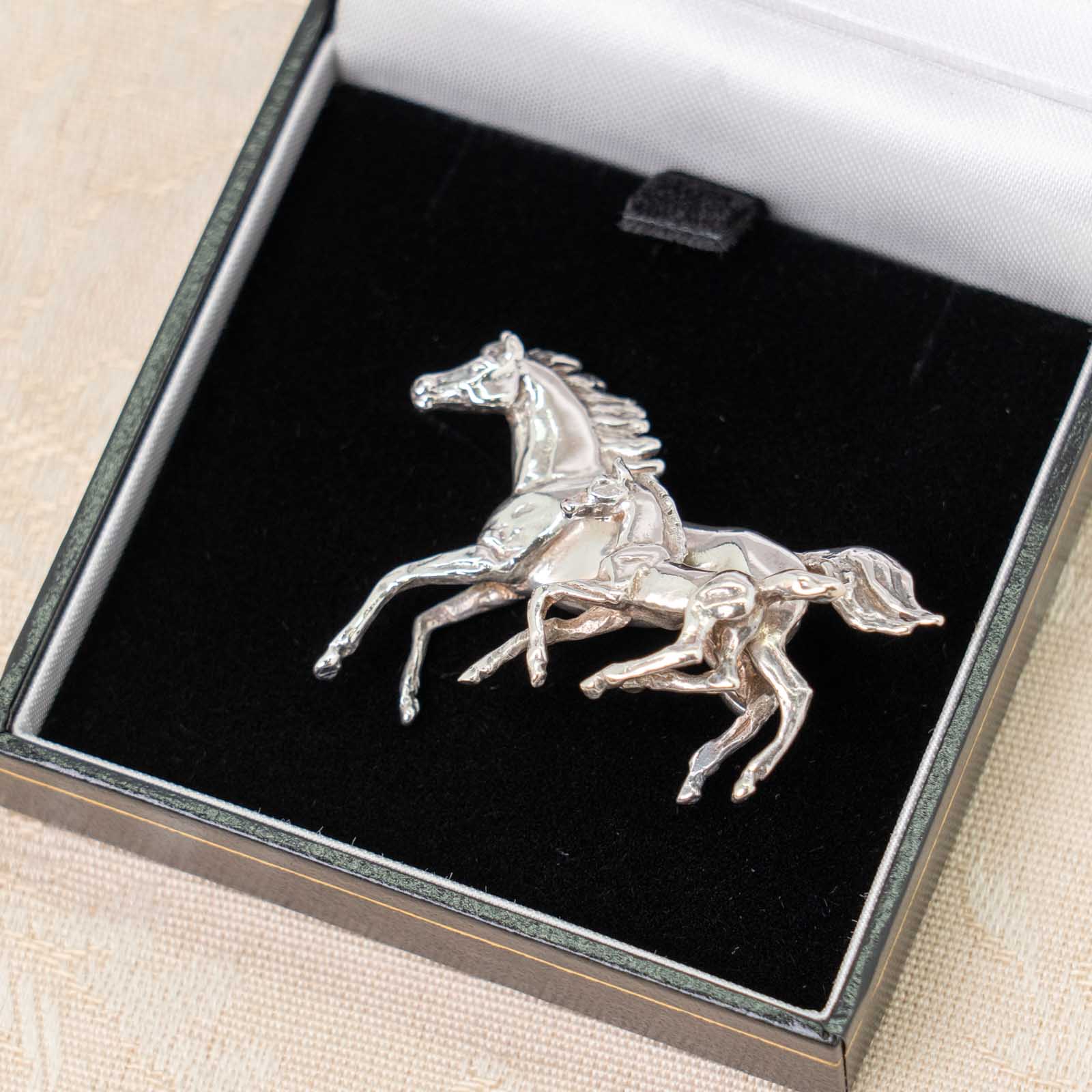 今年の干支は 🐎!   スターリングシルバー ホースモチーフブローチ