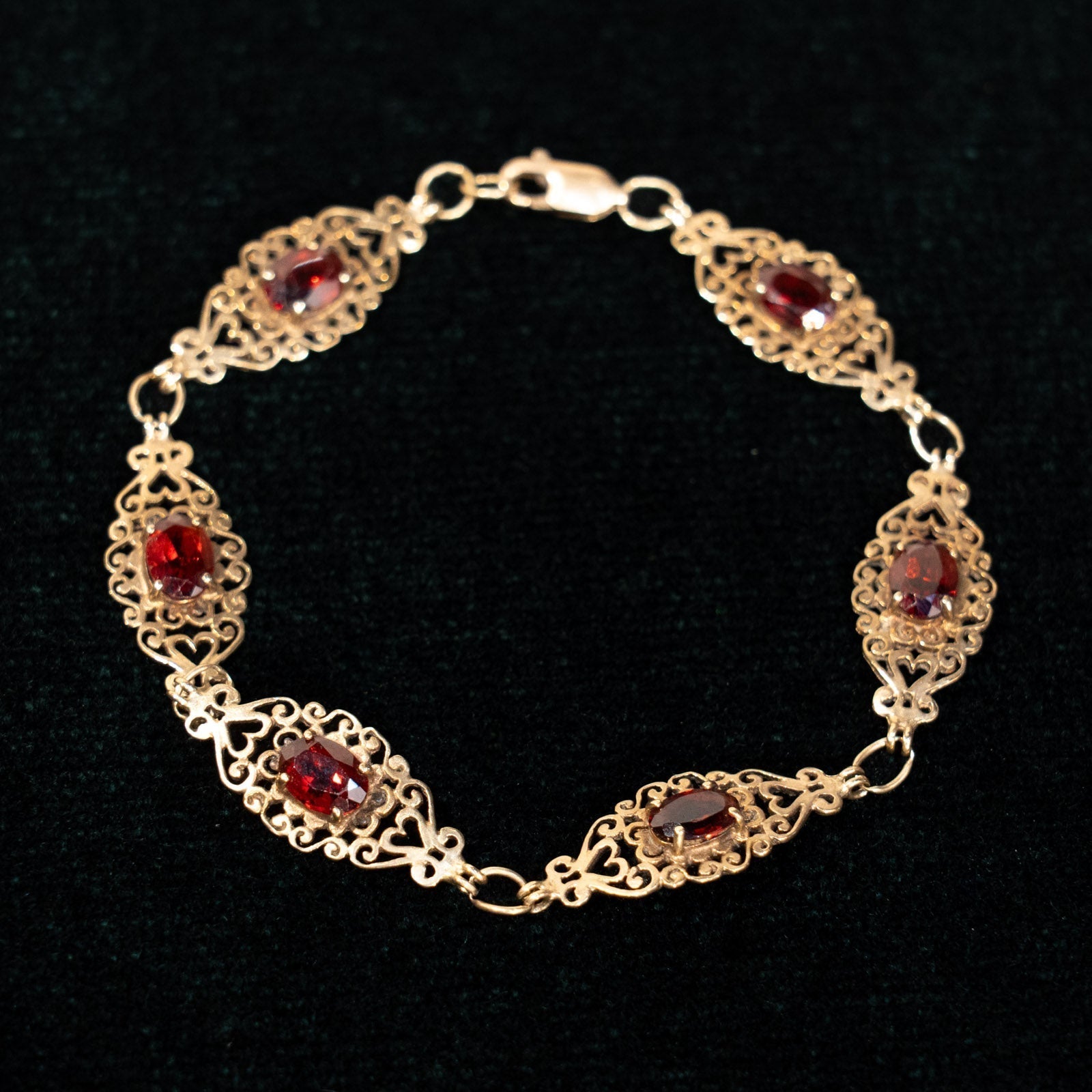 ガーネットのアンティークブレスレットが入荷いたしました