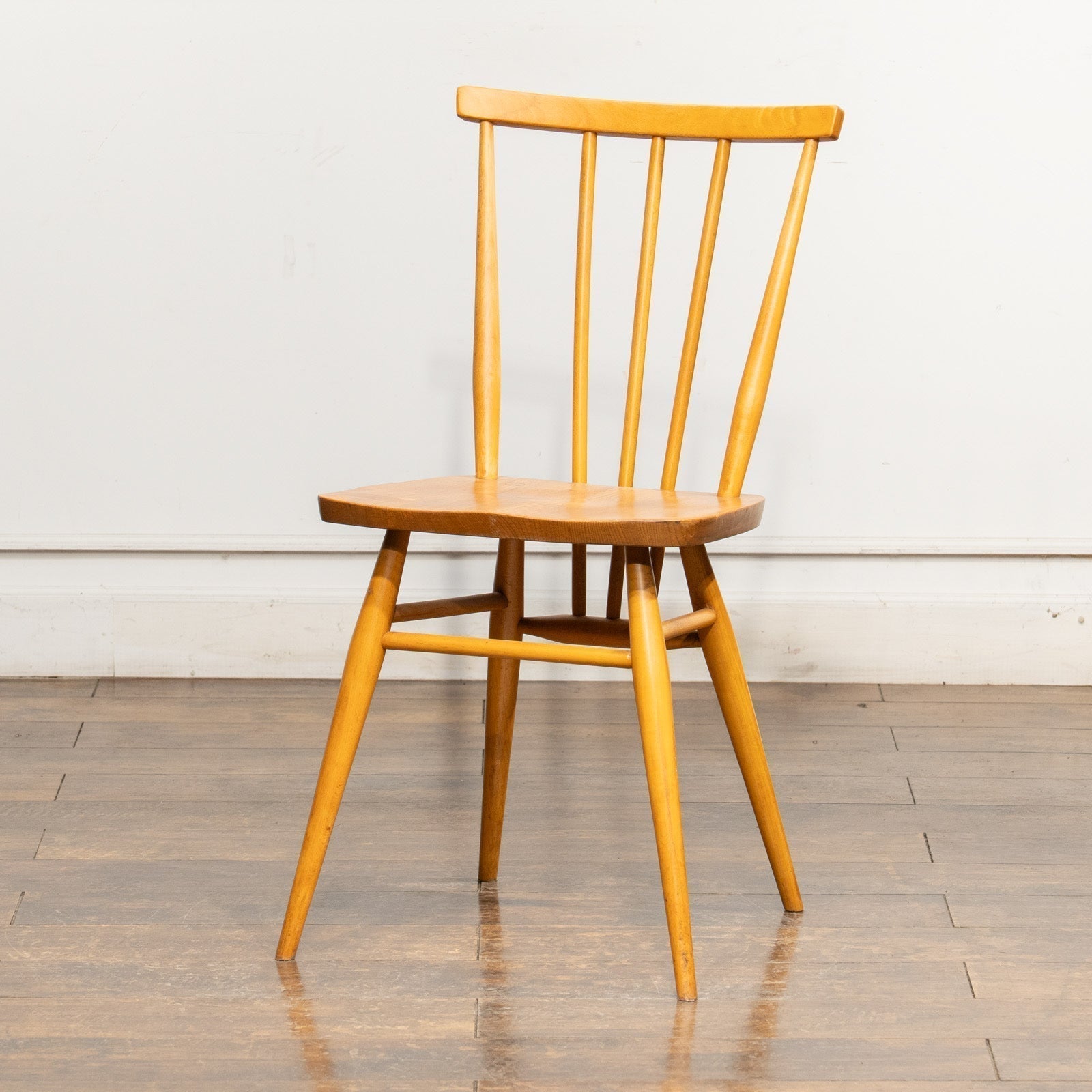 ERCOL REISSUE マーガレットハウエルに選ばれた椅子