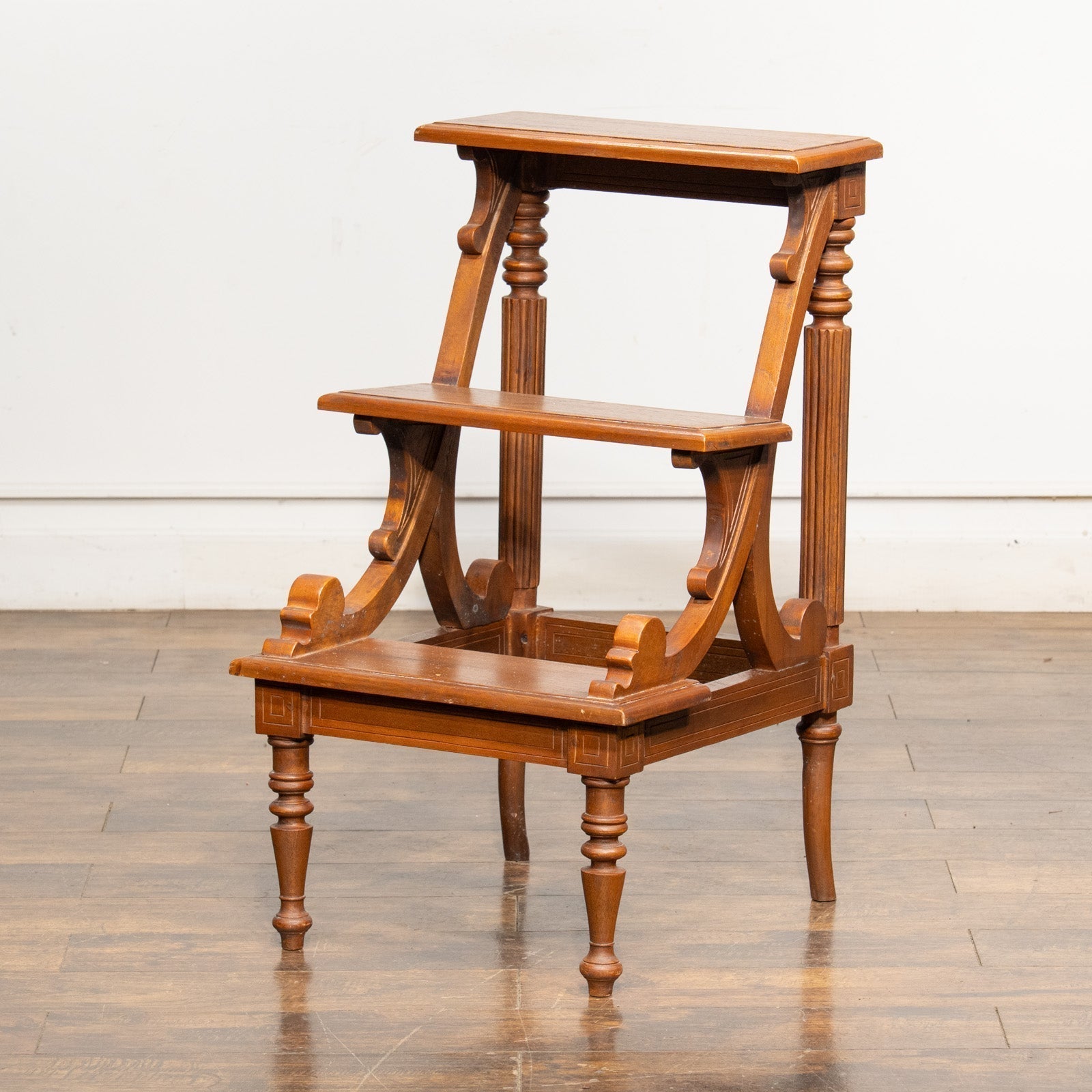 ウォールナット リージェンシー様式 ライブラリーステップ