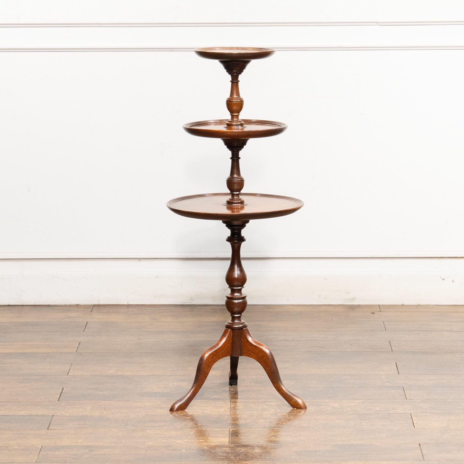 物言わぬ給仕人  Dumb Waiter