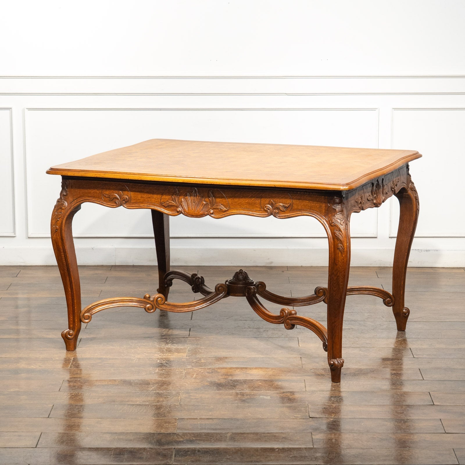 フレンチスタイルの王道 オーク ダイニングテーブル