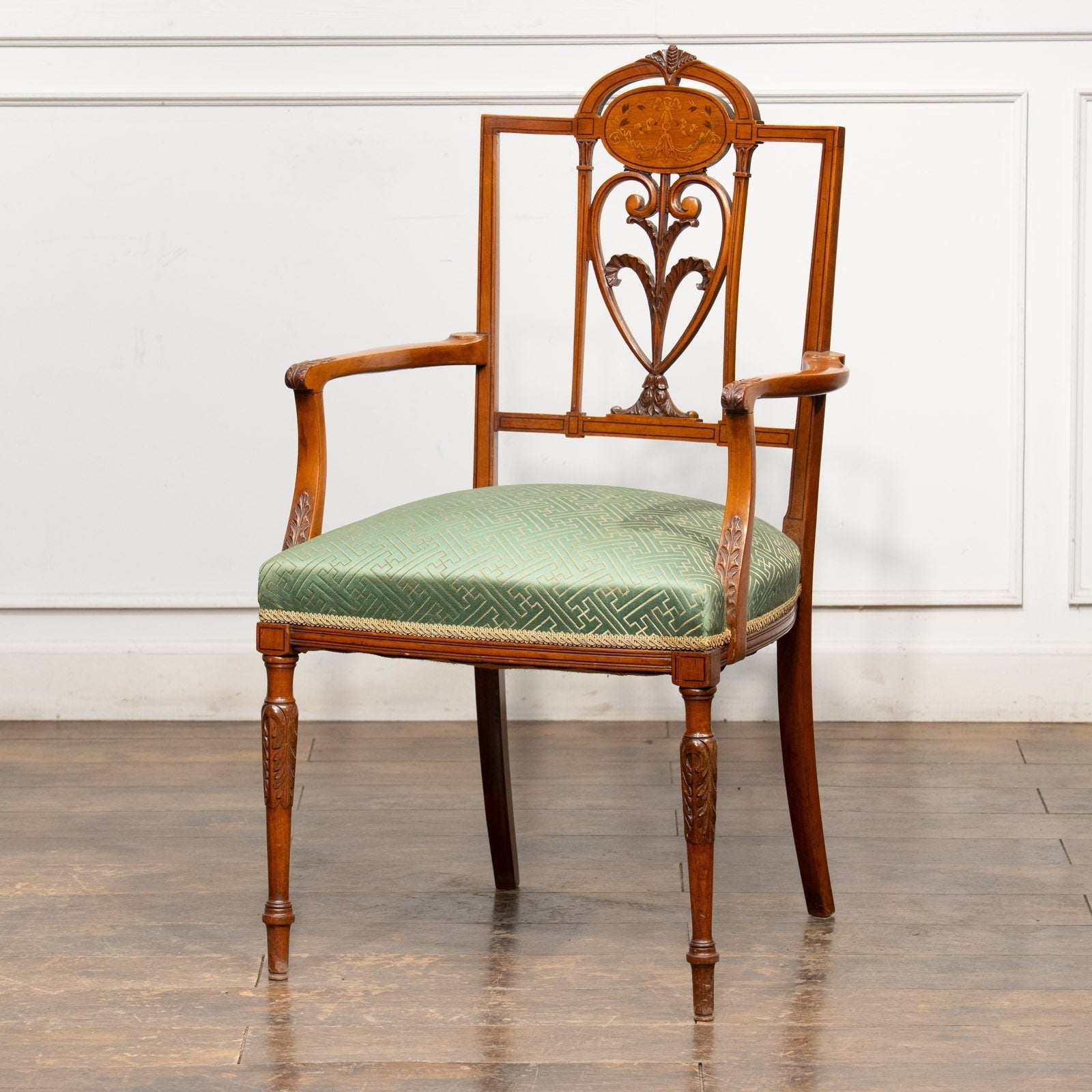 シノワズリーの影響を感じる エドワーディアン アームチェア