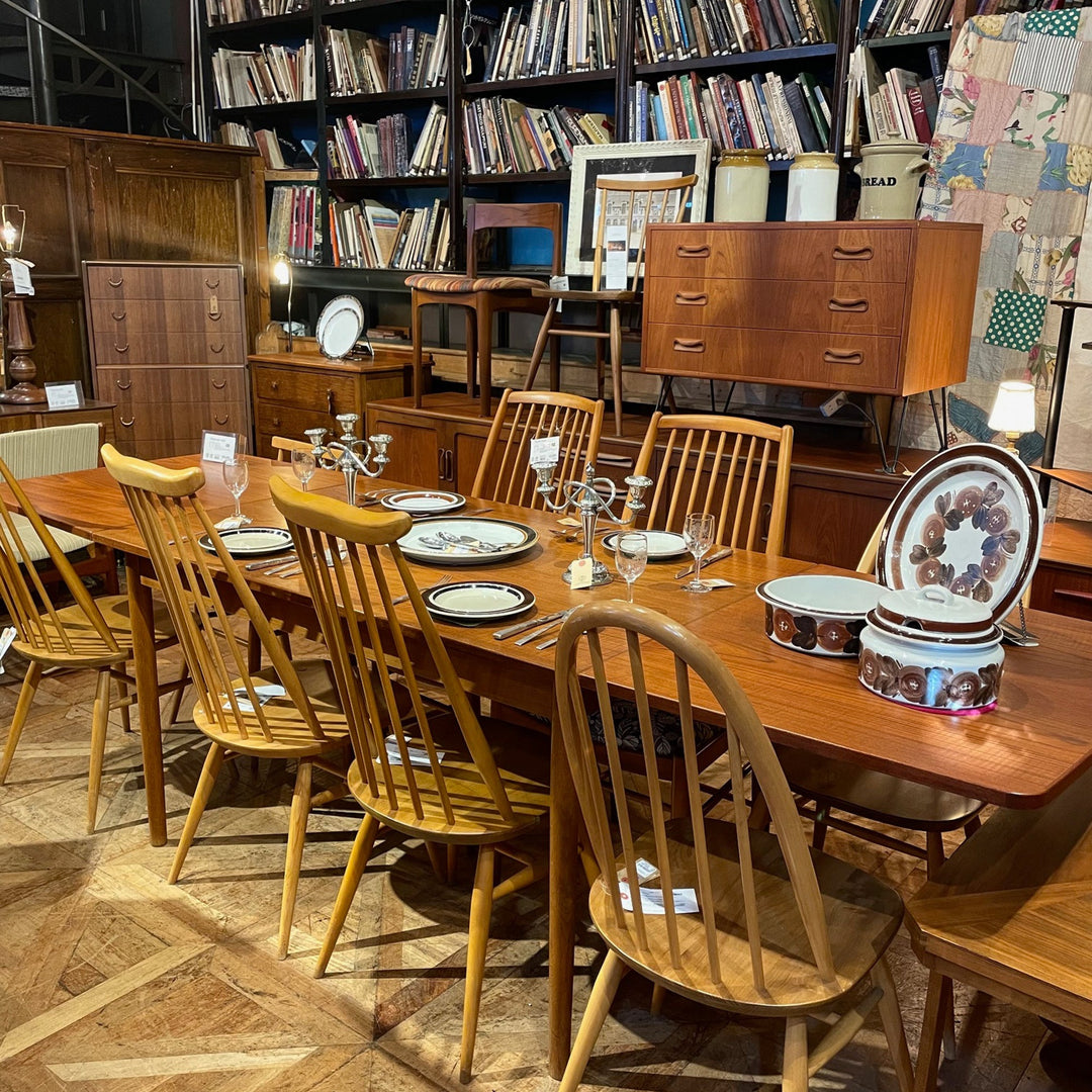 ヴィンテージ家具フェアを開催中です！