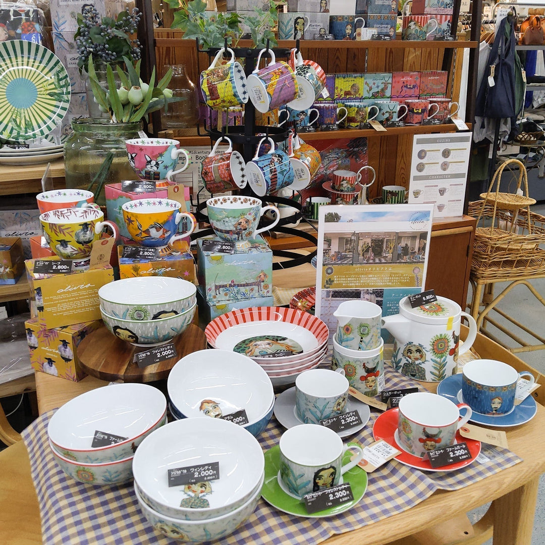 9月23日(水)までの期間限定で 【オリビア ボタ展】を開催中です！