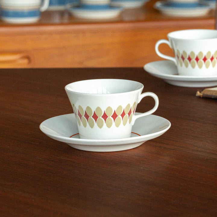 【ARABIA アラビア】赤とベージュの図柄が優しい コーヒーカップ＆ソーサー /21G-3 [m]