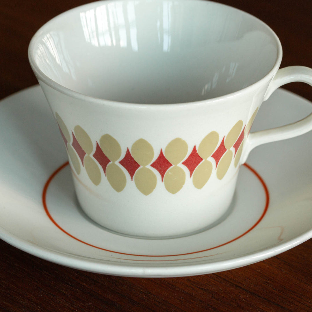 【ARABIA アラビア】赤とベージュの図柄が優しい コーヒーカップ＆ソーサー /21G-3 [m]