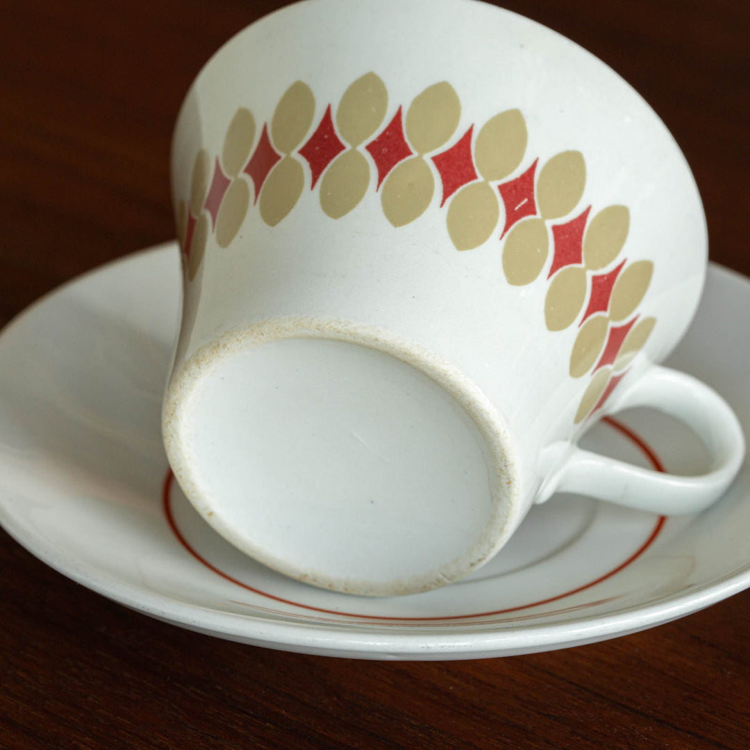 【ARABIA アラビア】赤とベージュの図柄が優しい コーヒーカップ＆ソーサー /21G-5[m]
