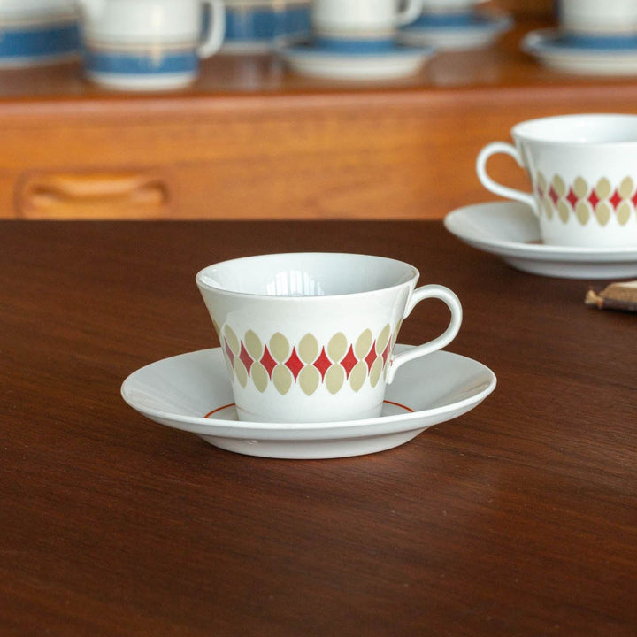 【ARABIA アラビア】赤とベージュの図柄が優しい コーヒーカップ＆ソーサー /21G-6[m]