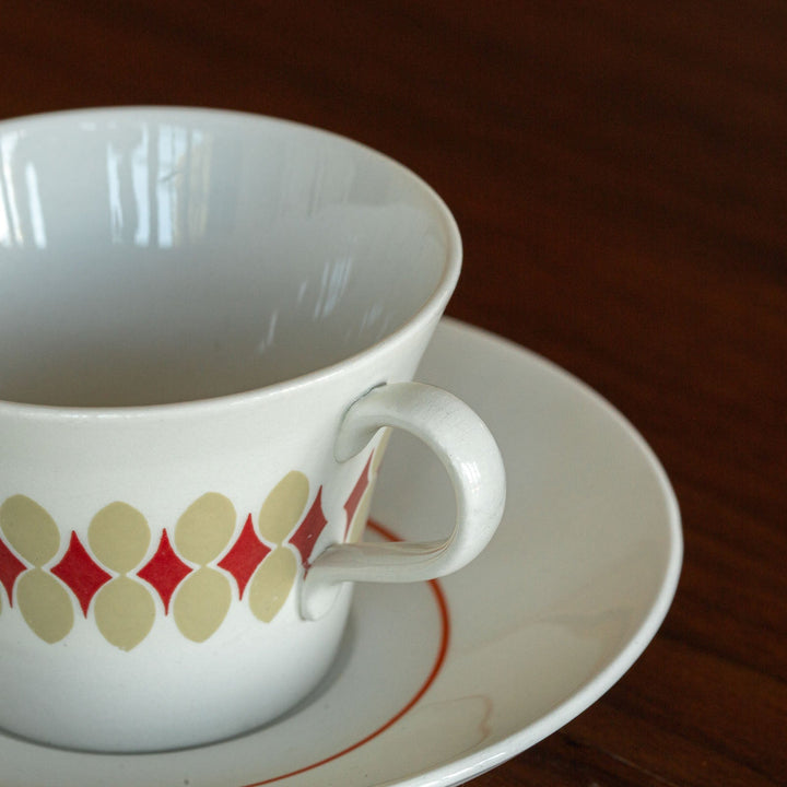 【ARABIA アラビア】赤とベージュの図柄が優しい コーヒーカップ＆ソーサー /21G-6[m]