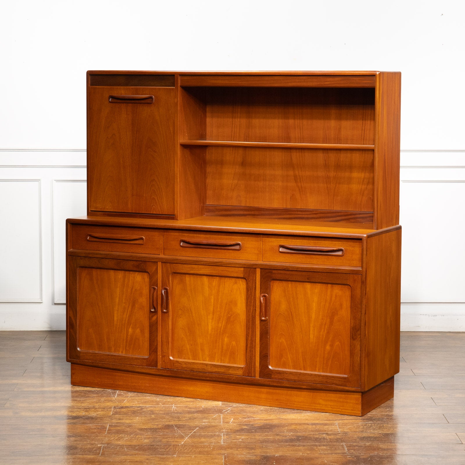 英国【G-PLAN ジープラン Fresco フレスコ】使いやすいサイズ感