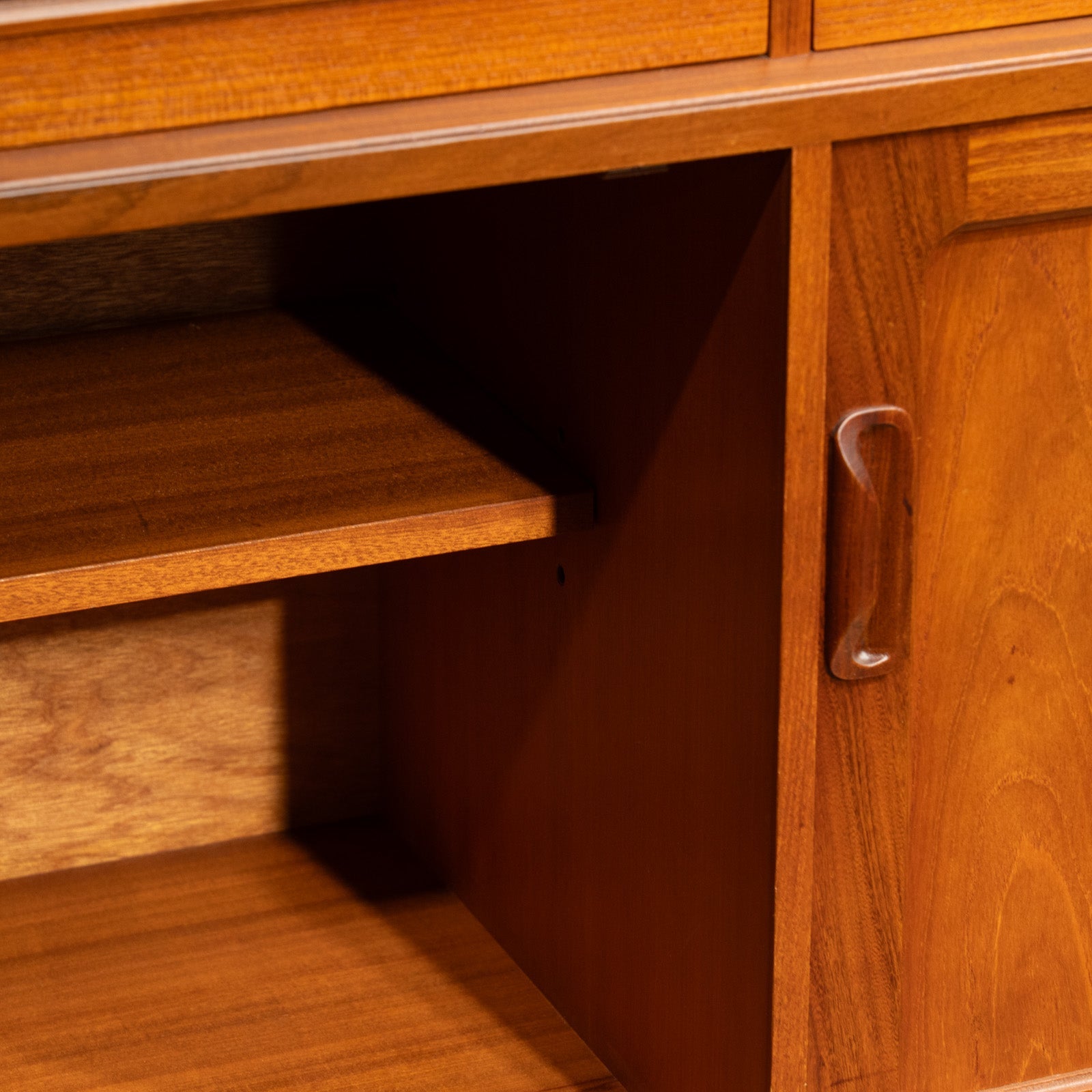 英国【G-PLAN ジープラン Fresco フレスコ】使いやすいサイズ感