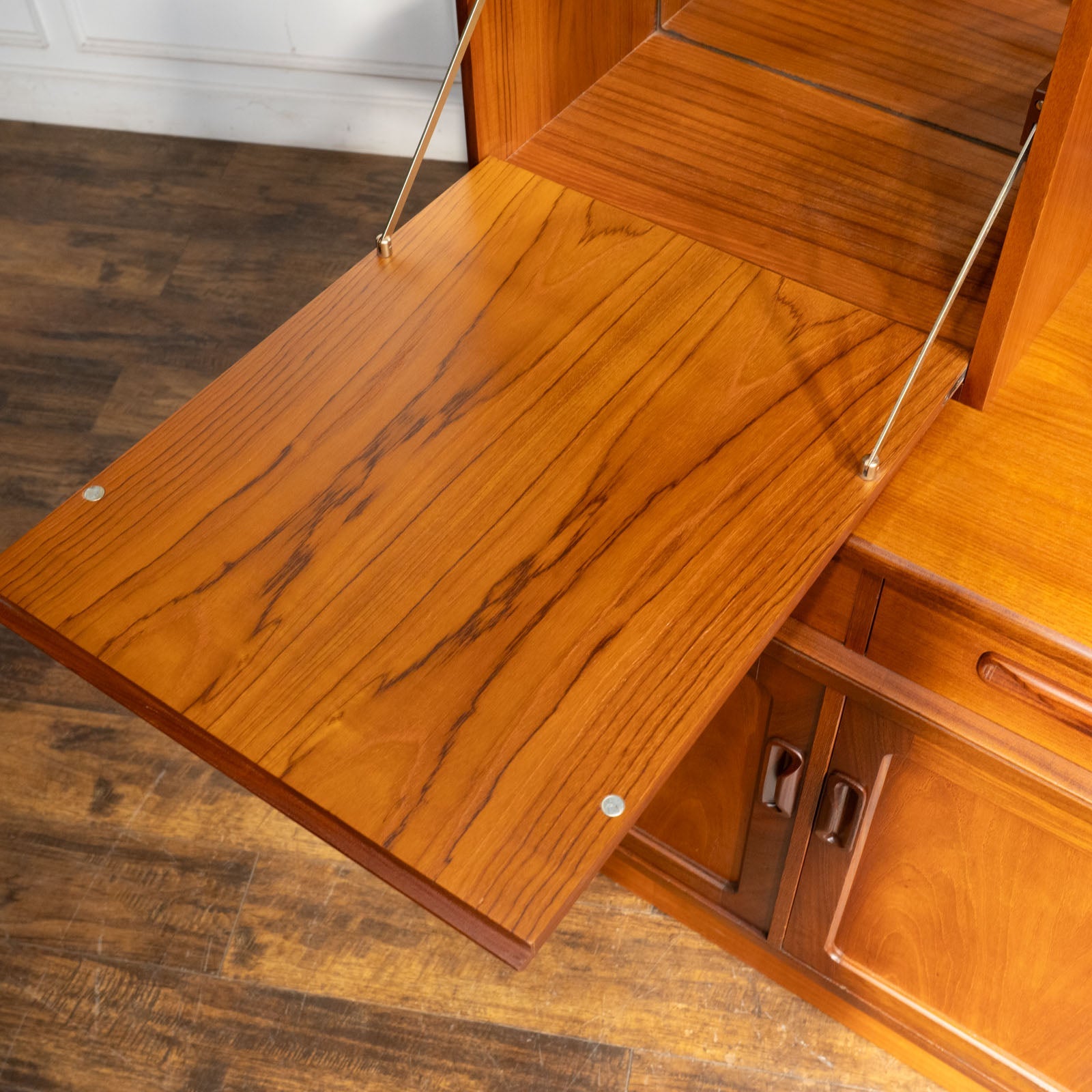 英国【G-PLAN ジープラン Fresco フレスコ】使いやすいサイズ感