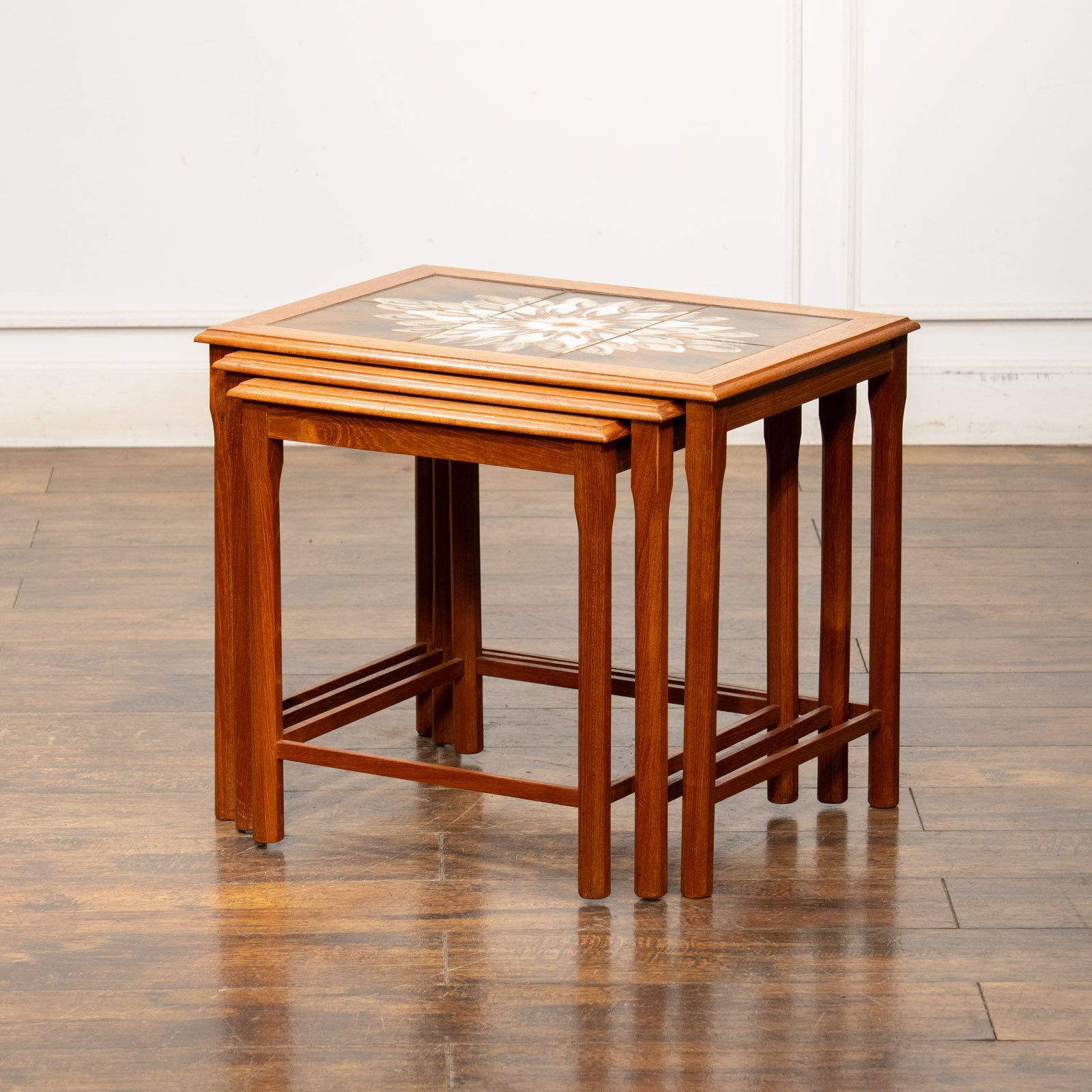 MOBELFABRIKKEN TOFTEN モーベルファブリッケン・トフテン