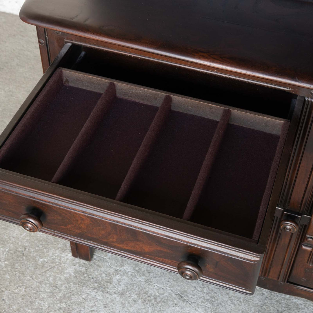 英国【ERCOL アーコール】クラシカルで気品ある佇まい コートカップボード Old Colonial オールドコロニアル[m]