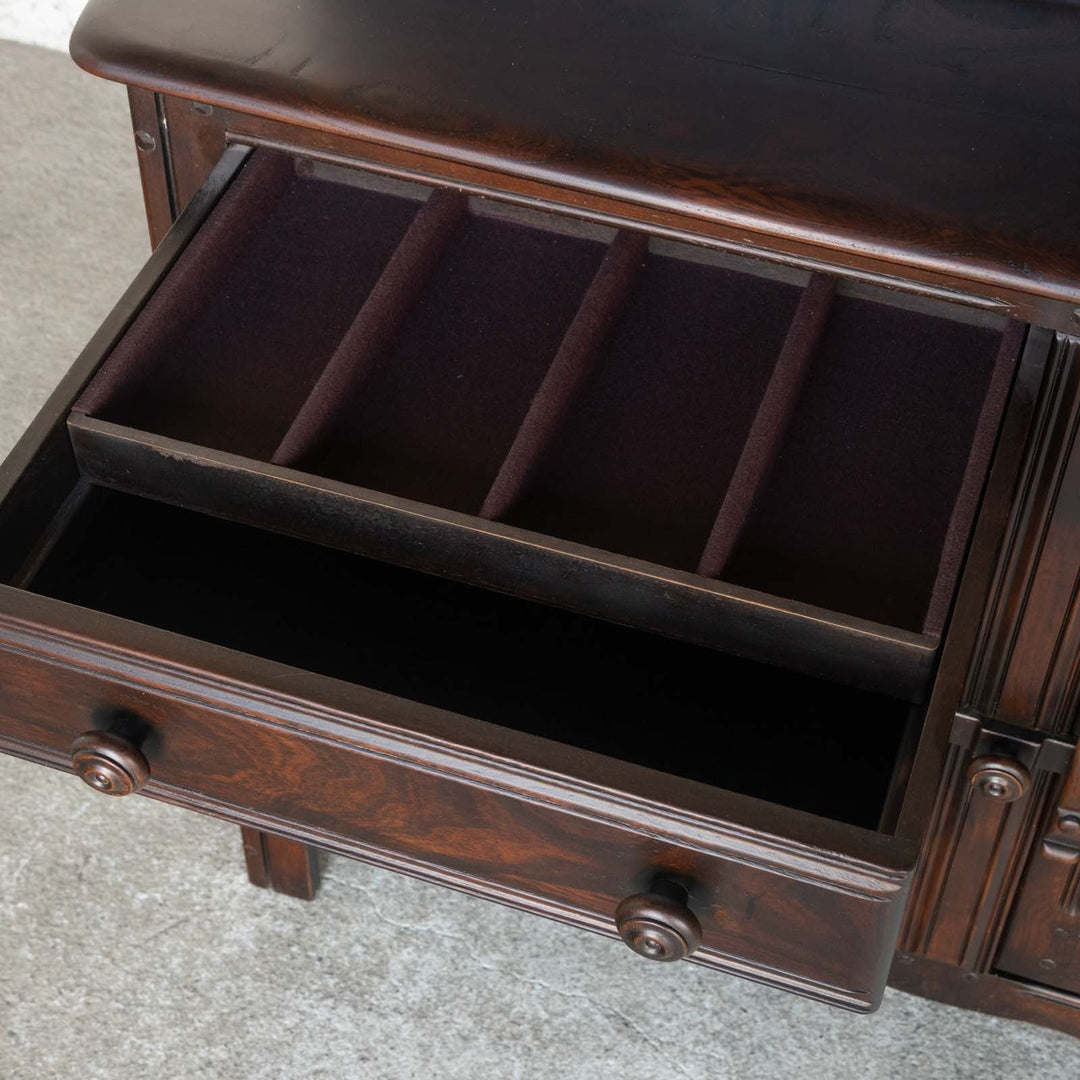 英国【ERCOL アーコール】クラシカルで気品ある佇まい コートカップボード Old Colonial オールドコロニアル[m]