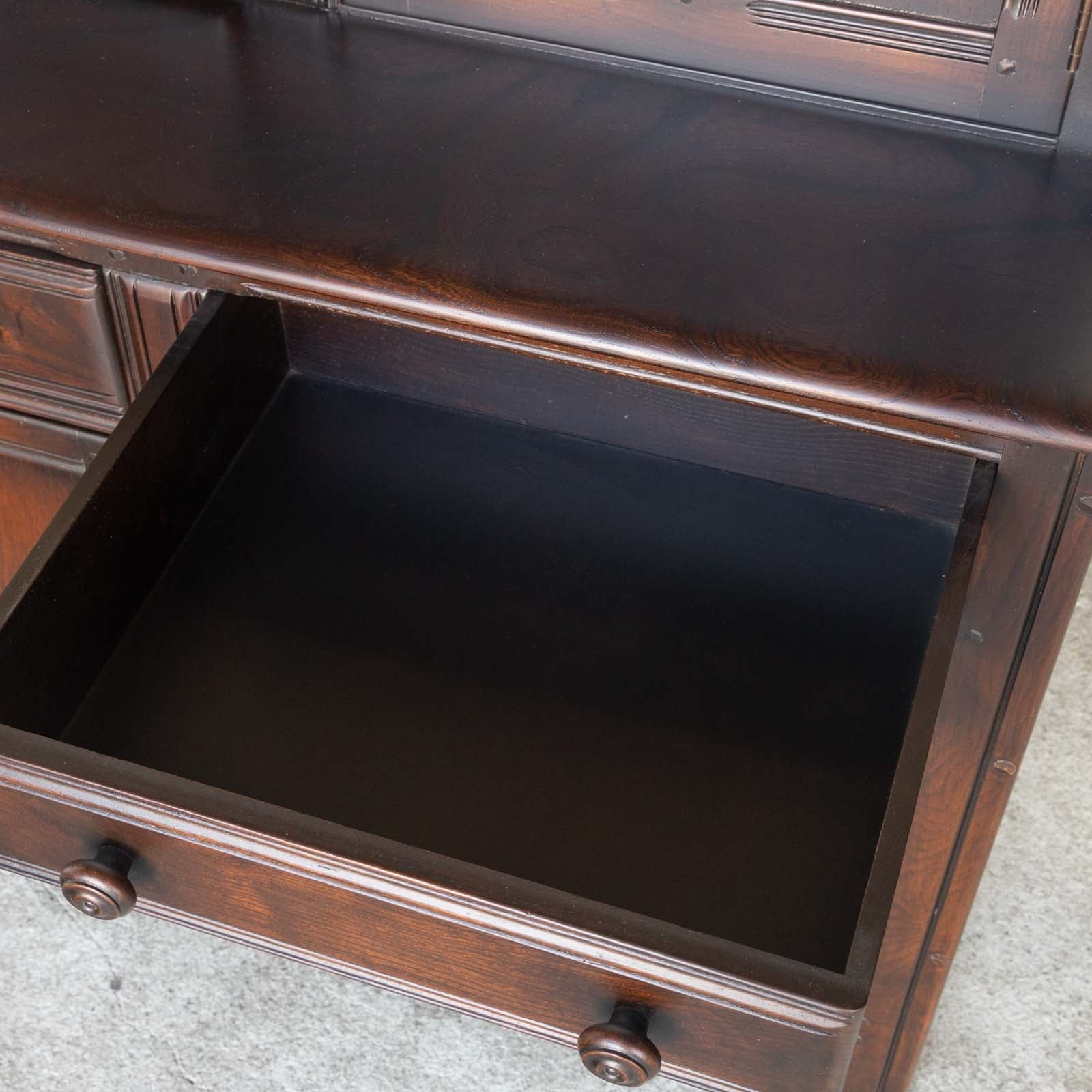 英国【ERCOL アーコール】クラシカルで気品ある佇まい コートカップ