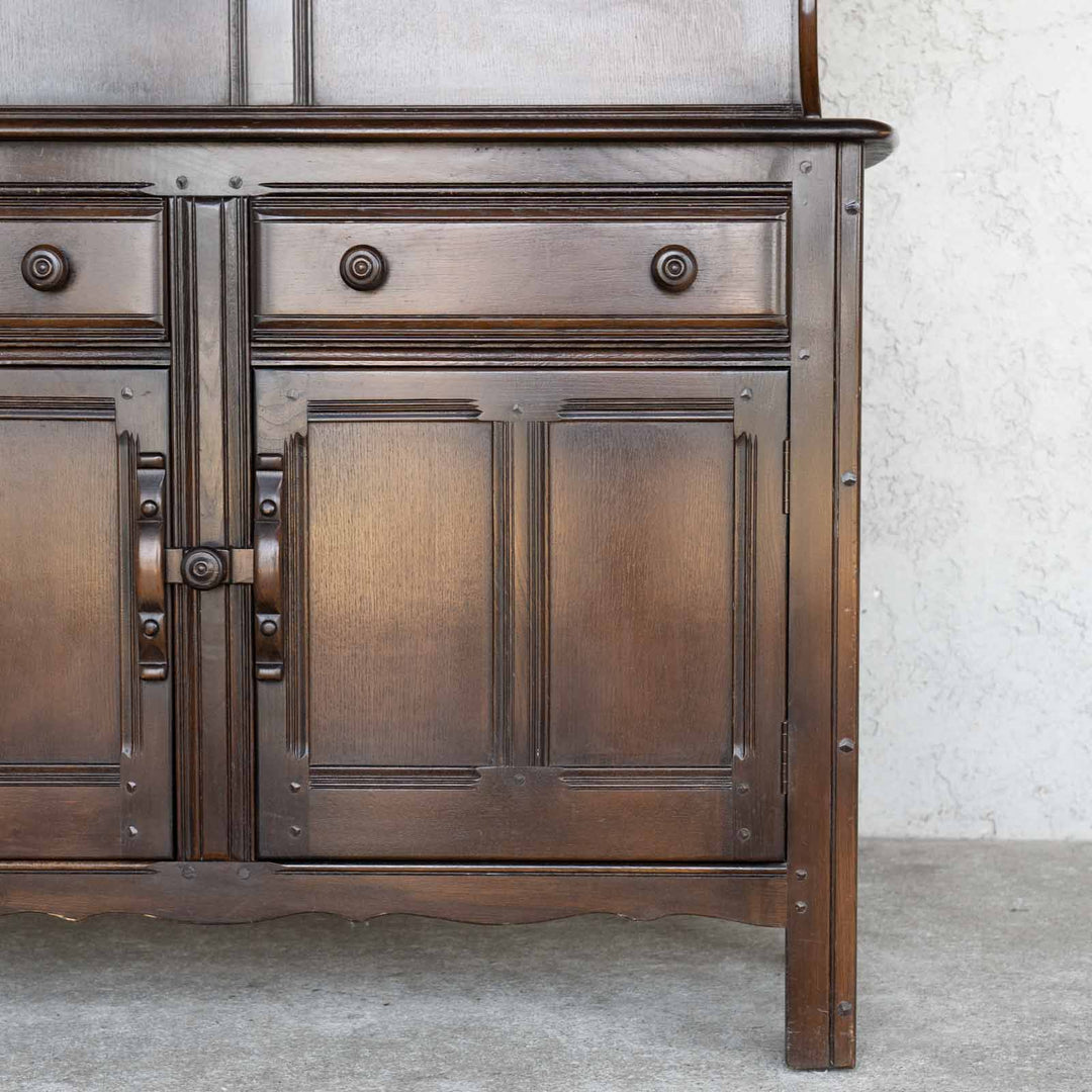 英国【ERCOL アーコール】伝統的な気品あふれるデザイン エルム カップボード Old Colonial オールドコロニアル /22B[m]