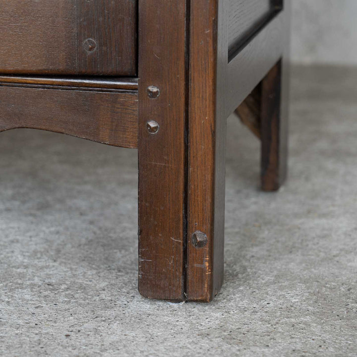 英国【ERCOL アーコール】伝統的な気品あふれるデザイン エルム カップボード Old Colonial オールドコロニアル /22B[m]