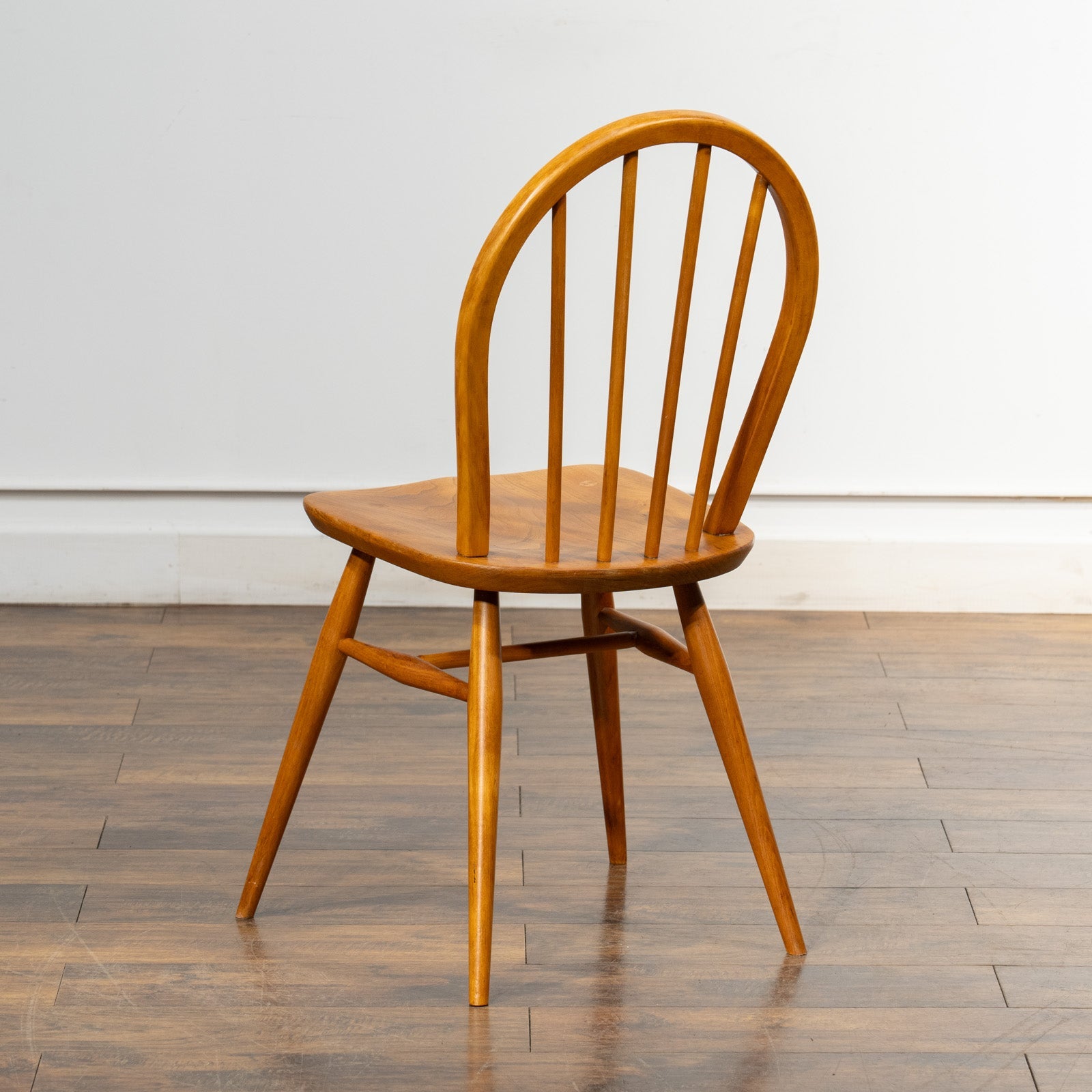 英国【ERCOL アーコール】エルム 4本スポーク フープバックチェア No