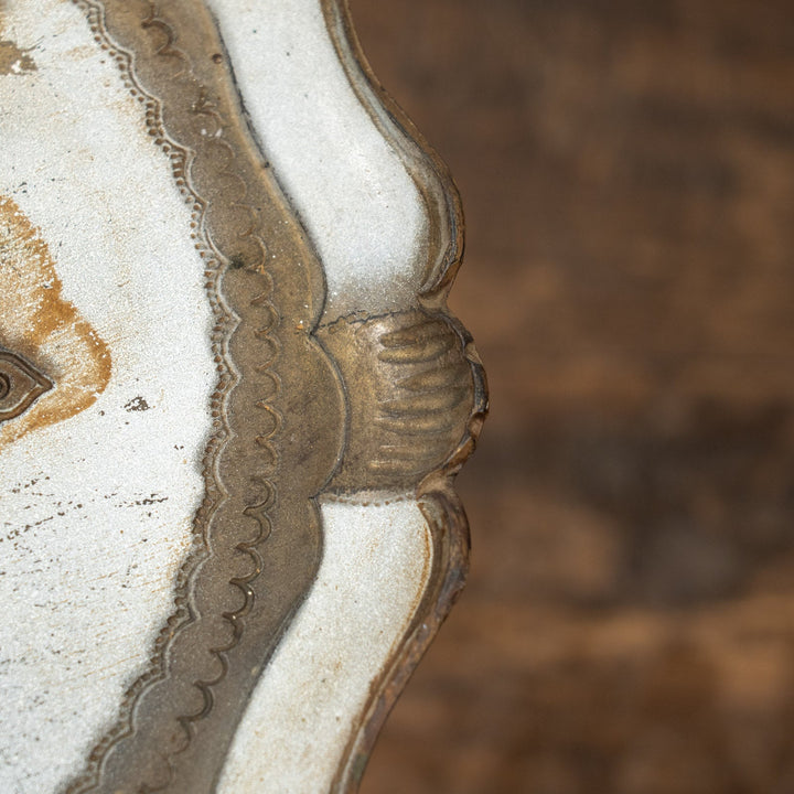 フルーティング装飾の脚にパイクラストの天板が華やか ワインテーブル /22D