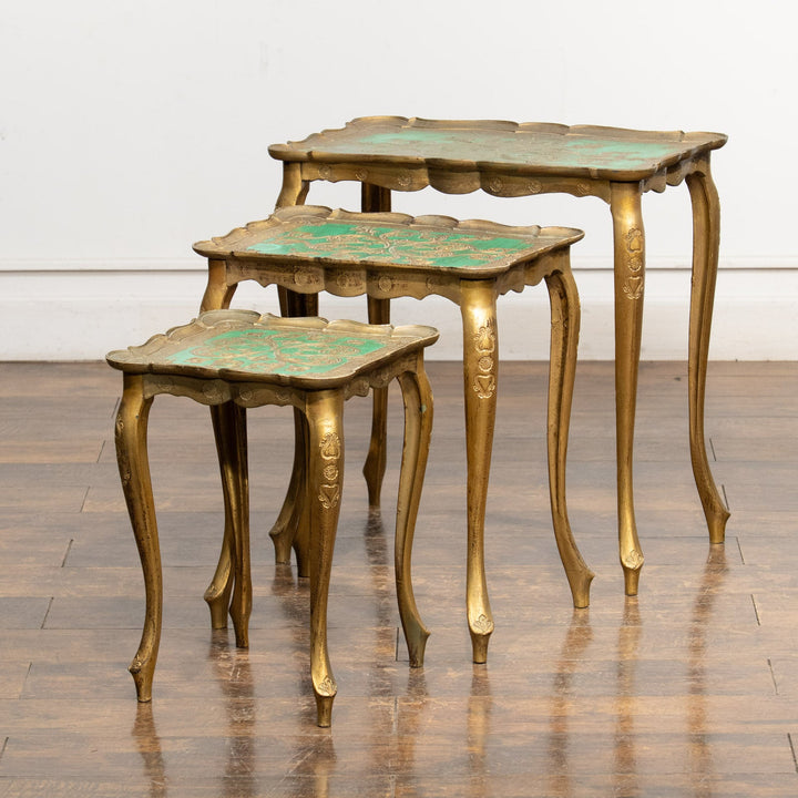 優雅なカブリオールレッグにゴールドペイントが華やか 3段 ネストテーブル /22D-1