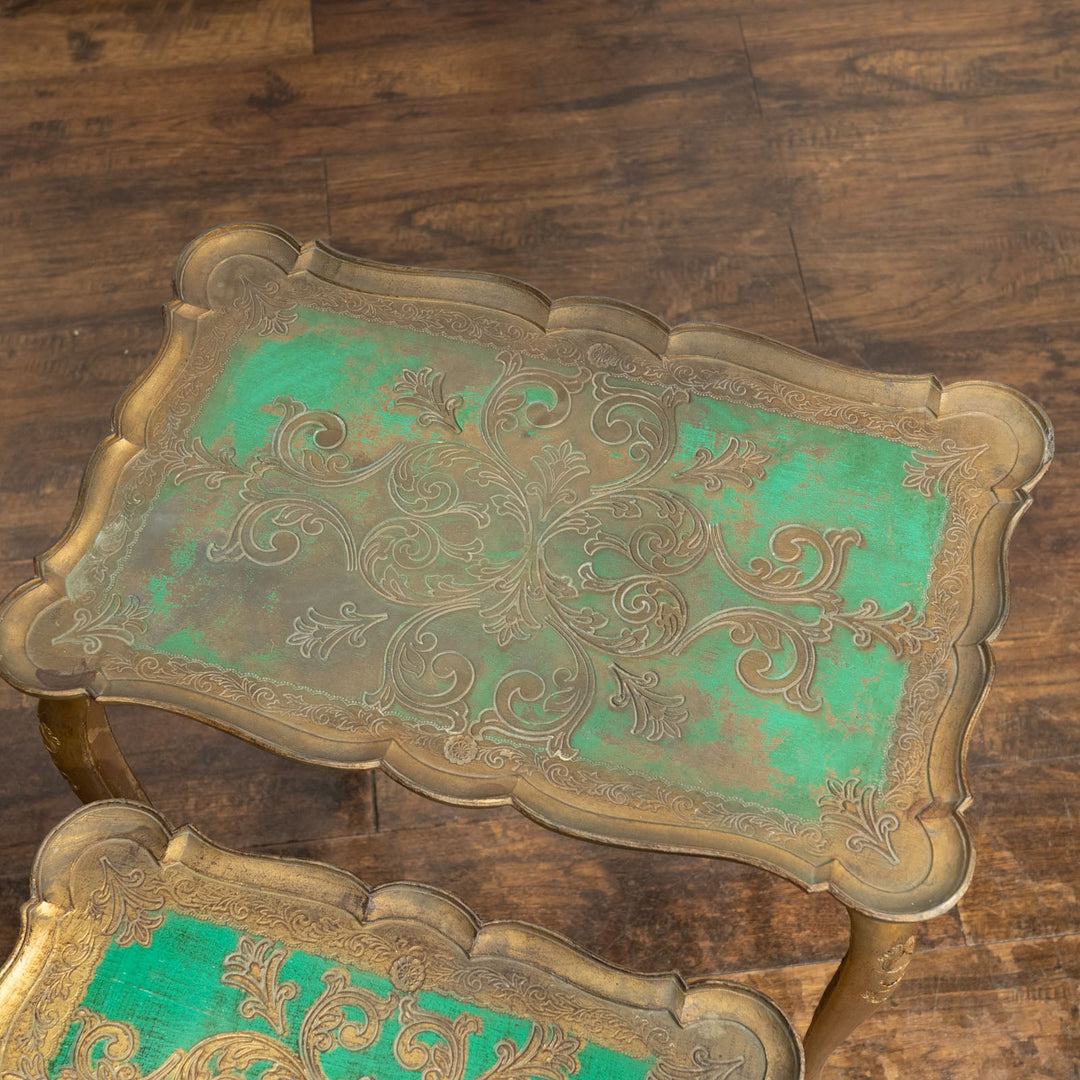 優雅なカブリオールレッグにゴールドペイントが華やか 3段 ネストテーブル /22D-1