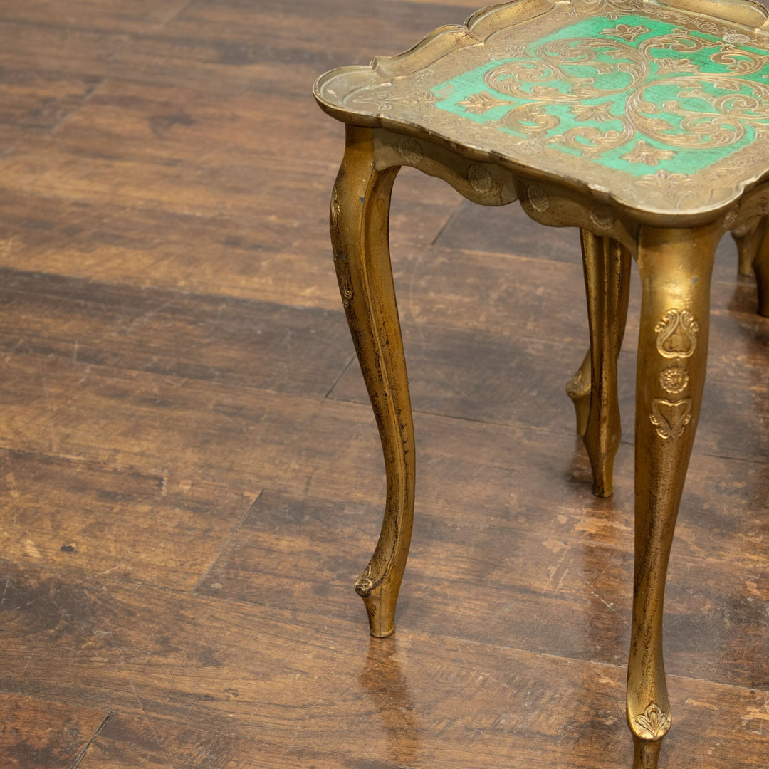 優雅なカブリオールレッグにゴールドペイントが華やか 3段 ネストテーブル /22D-1