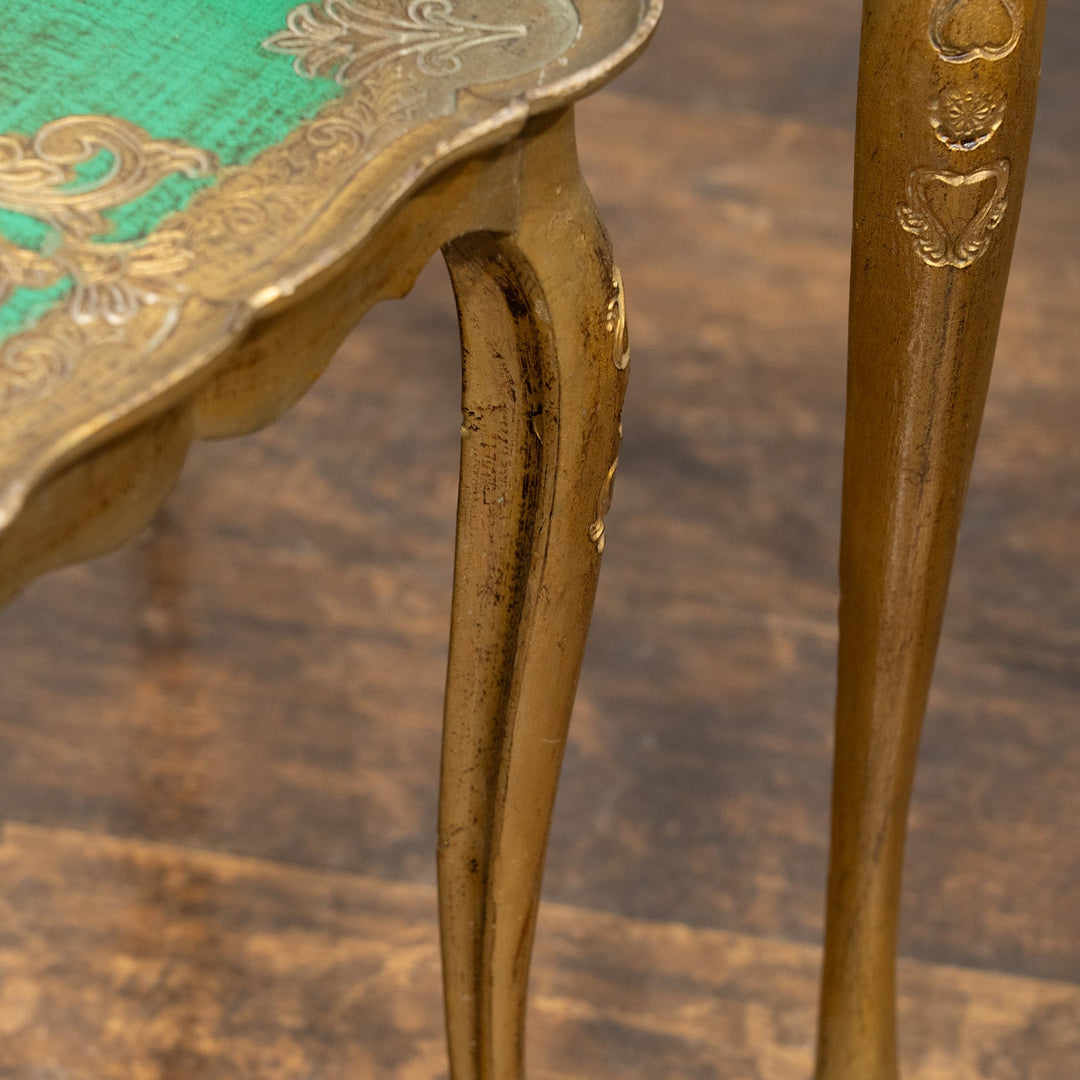 優雅なカブリオールレッグにゴールドペイントが華やか 3段 ネストテーブル /22D-1