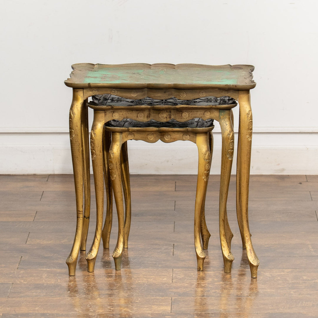 優雅なカブリオールレッグにゴールドペイントが華やか 3段 ネストテーブル /22D-1