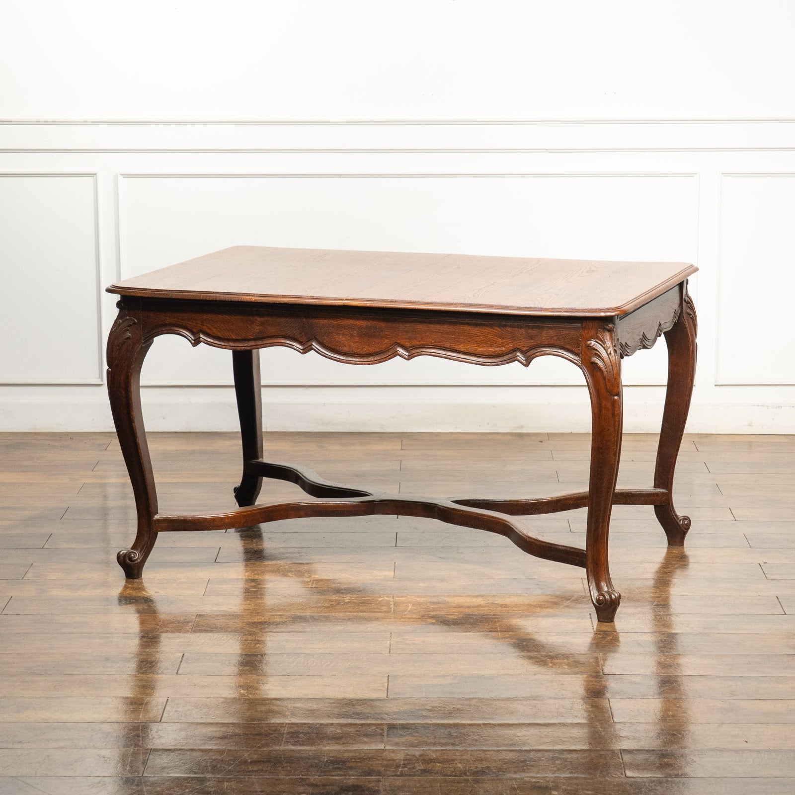 ベルギーアンティーク家具｜クラシカルチェア・テーブル・キャビネット