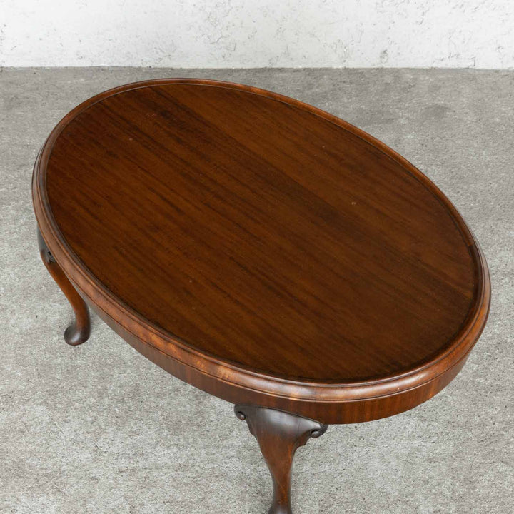 オーバル型の天板やカブリオールレッグが美しく艶やか ウォールナット コーヒーテーブル[m]