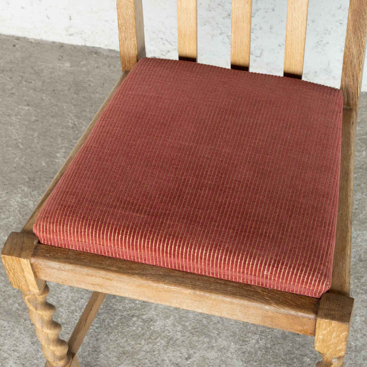 ナチュラルな明るい色味にバーリーシュガーツイストレッグが目を惹く ダイニングチェア /22D-１[m]
