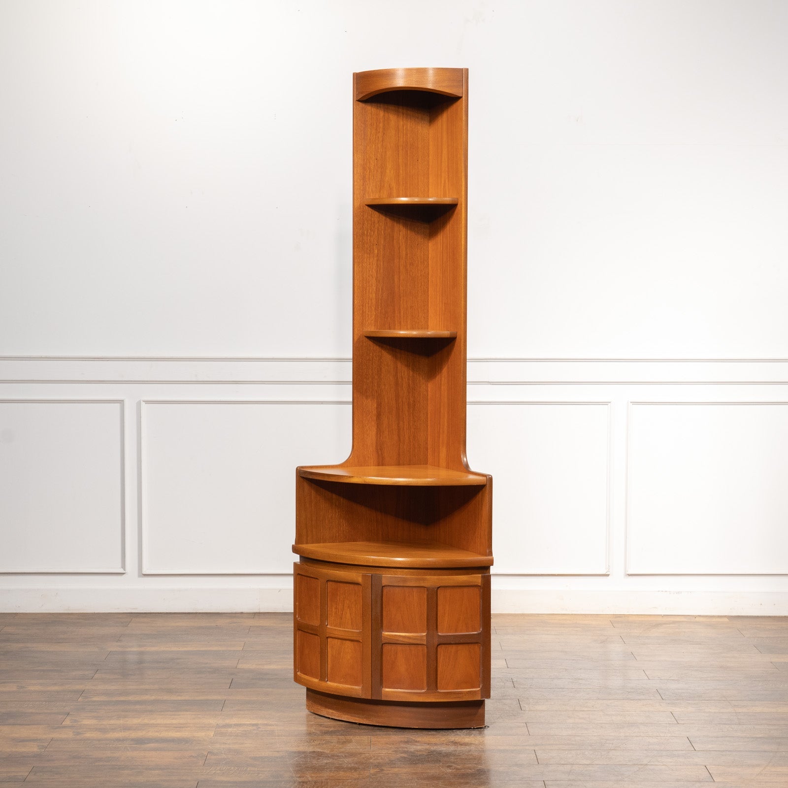 英国【Nathan ネイサン】細部までこだわったデザイン チーク ウォール