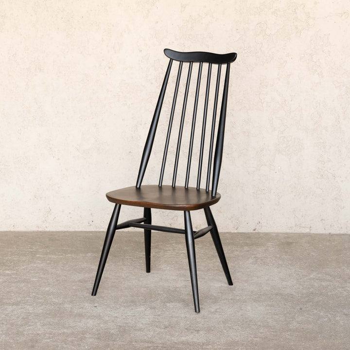 英国【ERCOL アーコール】ブラックペイントが格好いい ゴールドスミスチェア No.369 Windsor ウインザー /22D-5[m]