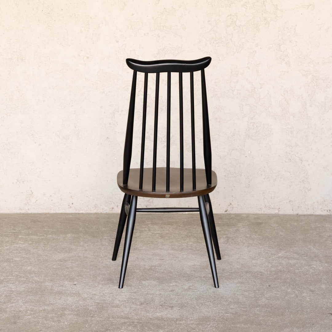 英国【ERCOL アーコール】ブラックペイントが格好いい ゴールドスミスチェア No.369 Windsor ウインザー /22D-5[m]