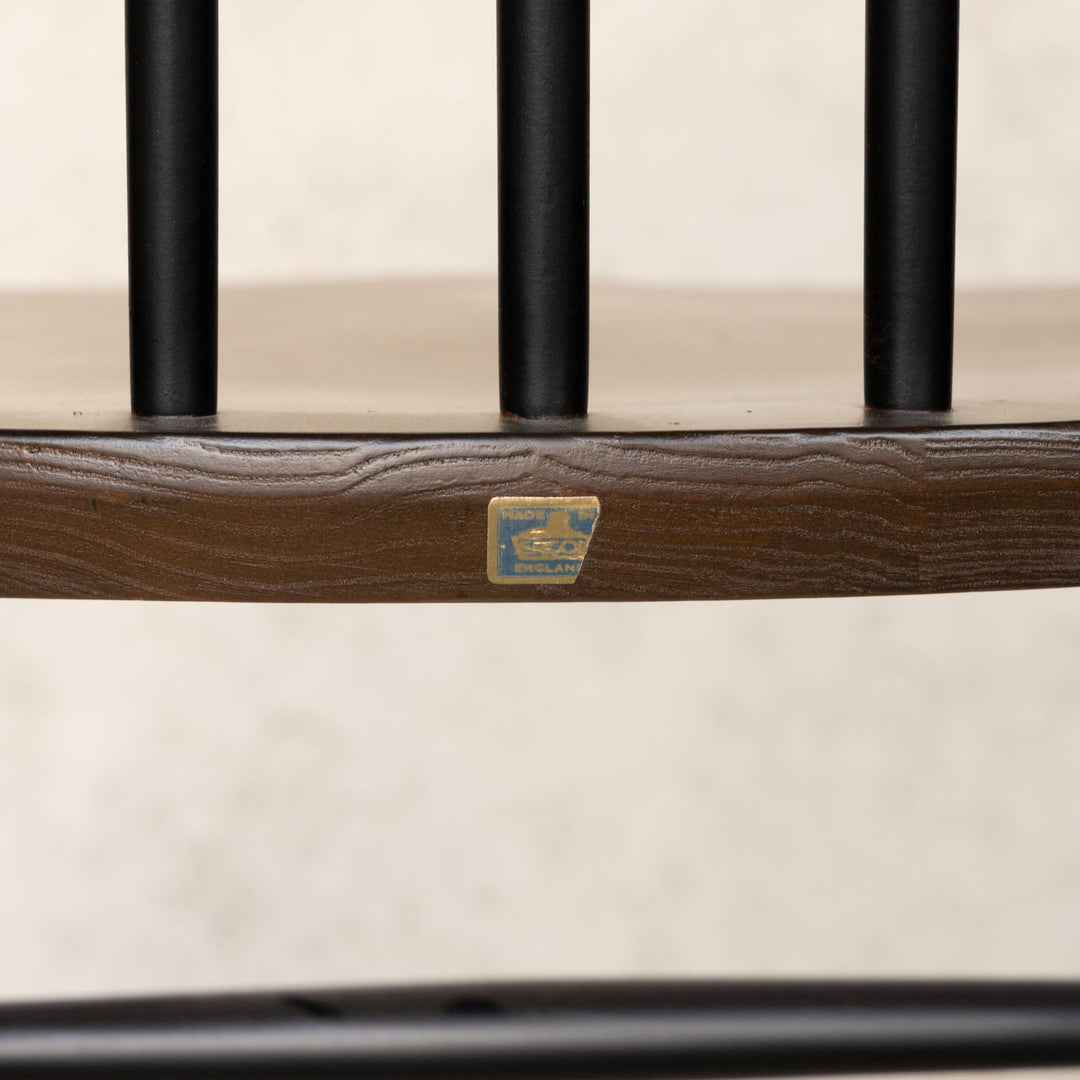 英国【ERCOL アーコール】ブラックペイントが格好いい ゴールドスミスチェア No.369 Windsor ウインザー /22D-5[m]