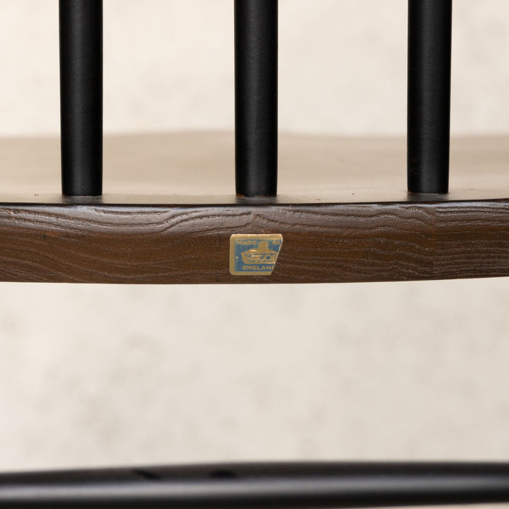 英国【ERCOL アーコール】ブラックペイントが格好いい ゴールドスミスチェア No.369 Windsor ウインザー /22D-5[m]