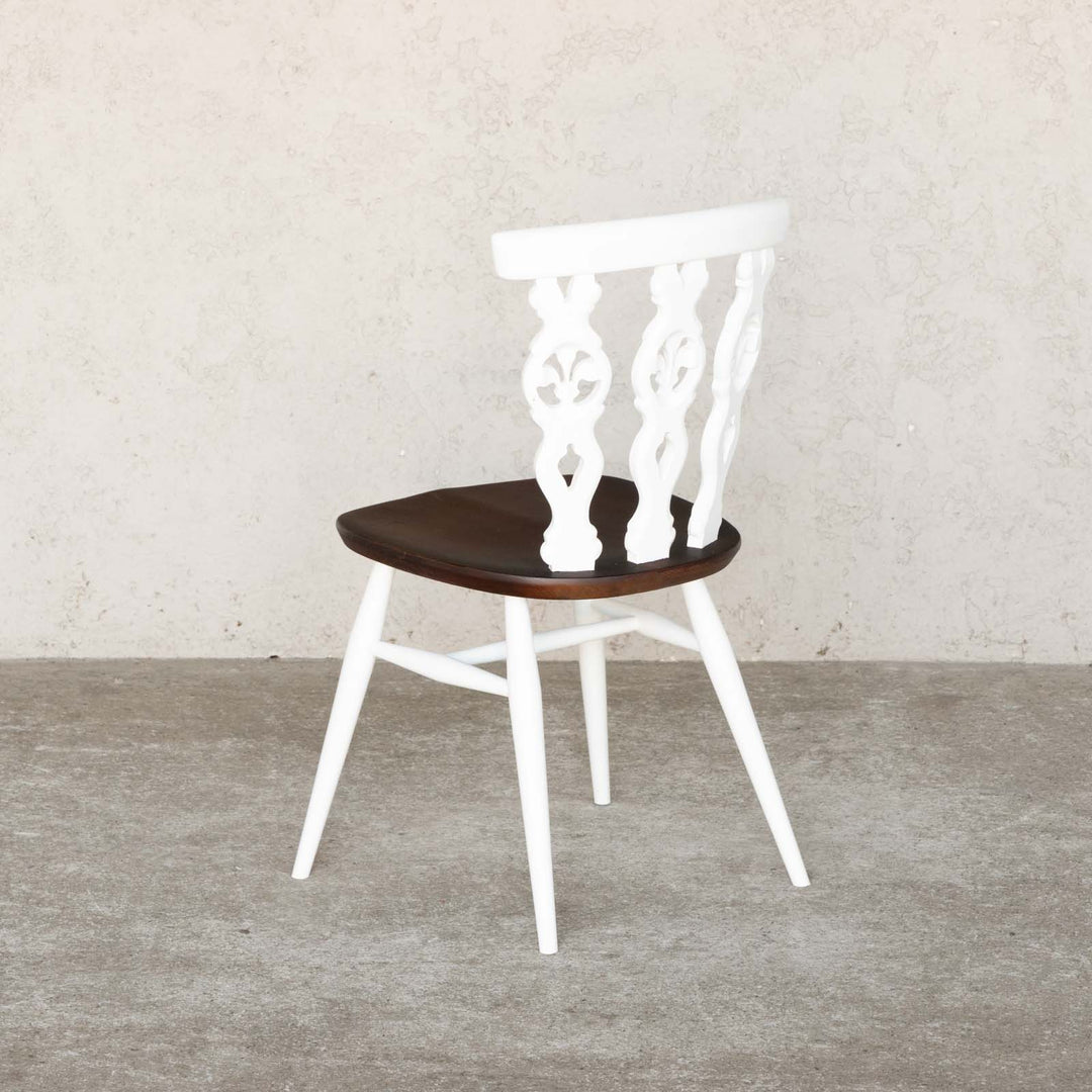 英国【ERCOL アーコール】ホワイトペイントがエレガントさを醸し出す シスルバックチェア No.375 /22E-5[m]
