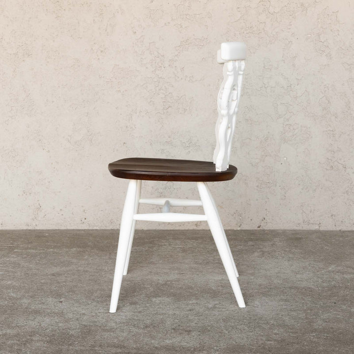 英国【ERCOL アーコール】ホワイトペイントがエレガントさを醸し出す シスルバックチェア No.375 /22E-5[m]