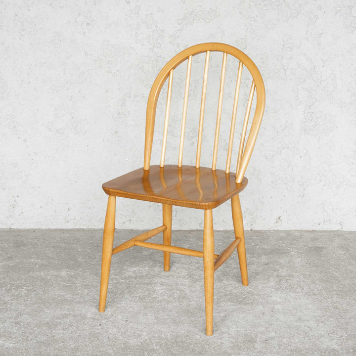英国【ERCOL アーコール】エルム 6本スポーク フープバックチェア No.139 Windsor ウインザー /22E-9[m]
